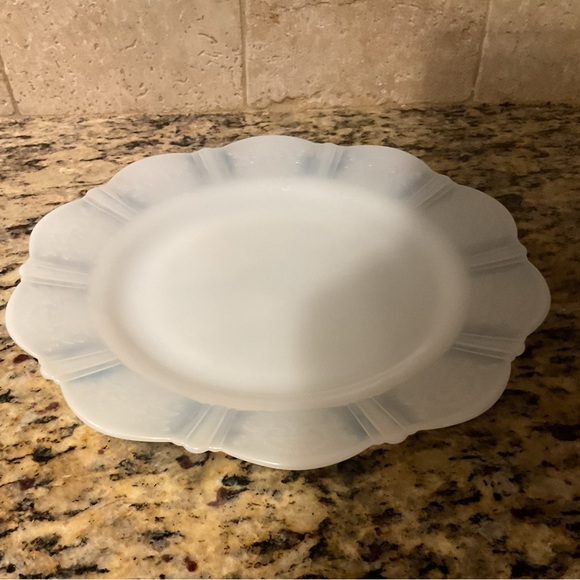 Macbeth-Evans American Sweetheart Monax Vintage luncheon plate. 
Milk Glass - Picture 2 of 4
